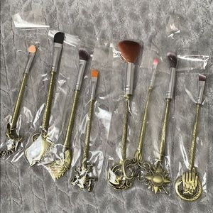 🆕 Game of Thrones 8-piece makeup brush set